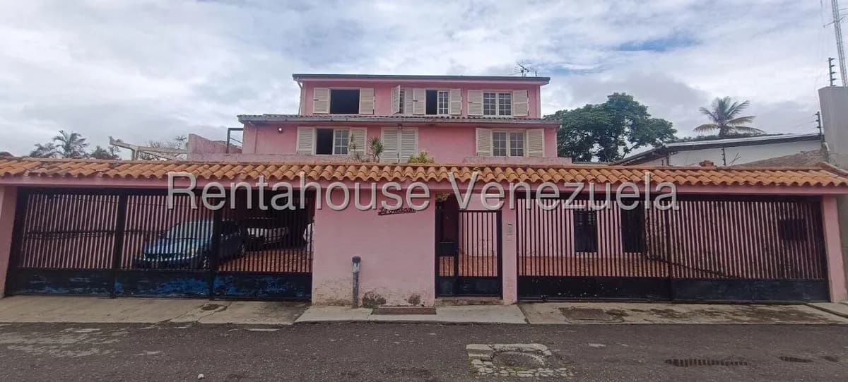 Casa (Multipes Niveles) en Venta en Lomas de Bello Monte, Distrito Metropolitano