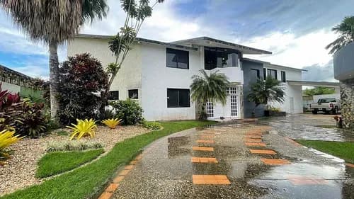 Casa En La Urbanización El Solar, Conjunto Cerrado. 2 Plantas. Zc.o