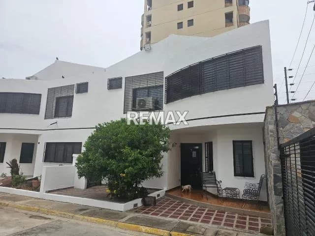 Townhouse En Venta en Los Mangos, 274 m², Alta Seguridad