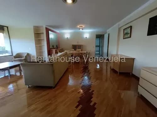 Agp Apartamento En Venta En El Marqués, Amplios Espacios, Fácil Acceso, Zona Tranquila 26-15865