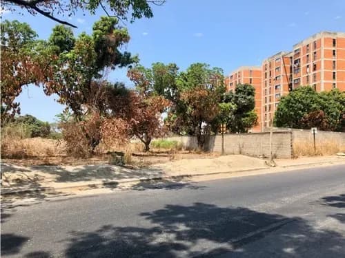 En Venta Terreno Carretera Nacional Palo Negro Estado Aragua.