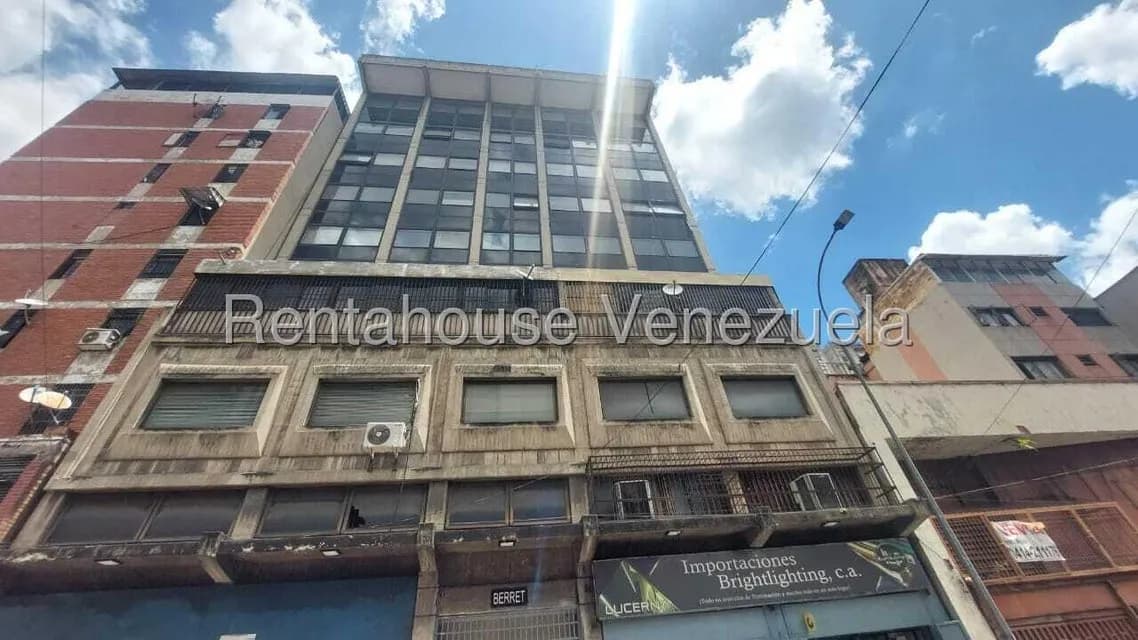 Comercial (Oficina) en Alquiler en Parroquia Santa Teresa, Distrito Metropolitano
