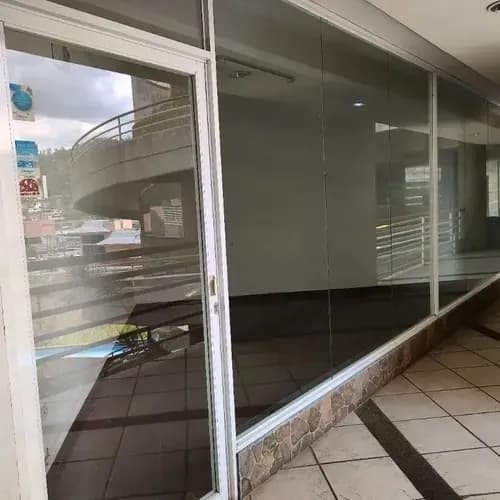 Local En Alquiler Centro Comercial Vasconia