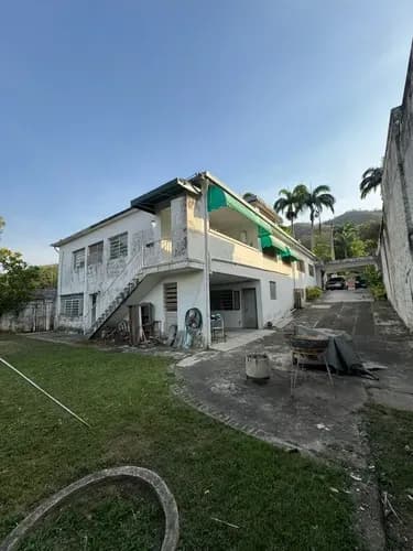 Casa En Urb. Guaparo. Valencia. Calle Cerrada