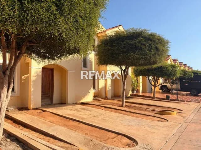 Venta de town house actualizado y amoblado en Dunas del Mar, Maracaibo