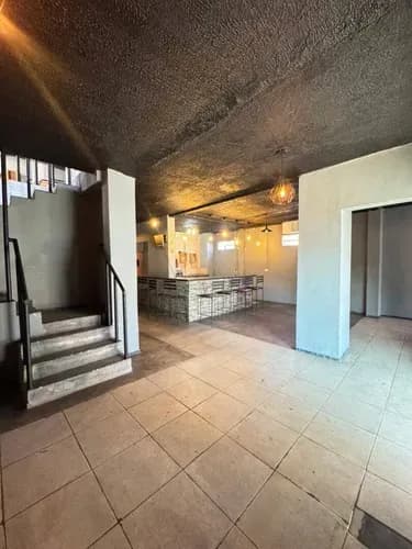 Nueva Captación: Imponente Casa Comercial En Alquiler Con Máxima Exposición En Plena Avenida Guzmán Blanco, Urbanización Los Nísperos Er:322892