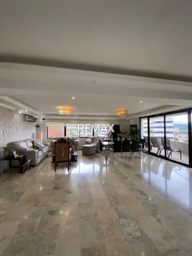 Alquiler Hermoso Penthouses amoblado con planta eléctrica total y pozo de agua