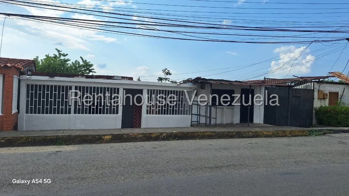 Casa (1 Nivel) en Venta en 1ero de Mayo, Merida