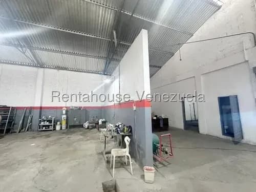 Naudy Escalona & Maribel Morillo Asesores Inmobiliarios De Rentahouse Venden Excelente Galpón En Zona Centro De Barquisimeto 26-14339 Lara