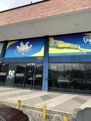 Urb. La Granja, C.c Paseo La Granja, 2 Locales Comerciales A Pie De Calle (parte Trasera Del Centro Comercial, Local El Gordo Y El Flaco)