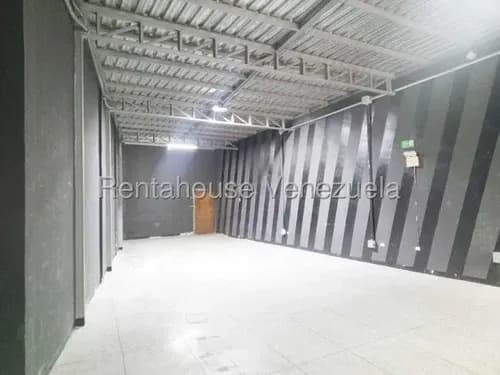 En Alquiler Excelente Local Comercial Al Este De Barquisimeto, Ideal Para Desarrollar Cualquier Negocio.