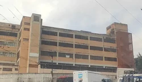 En Venta Excelente Piso Industrial En La Urb. Ruiz Pineda. Km