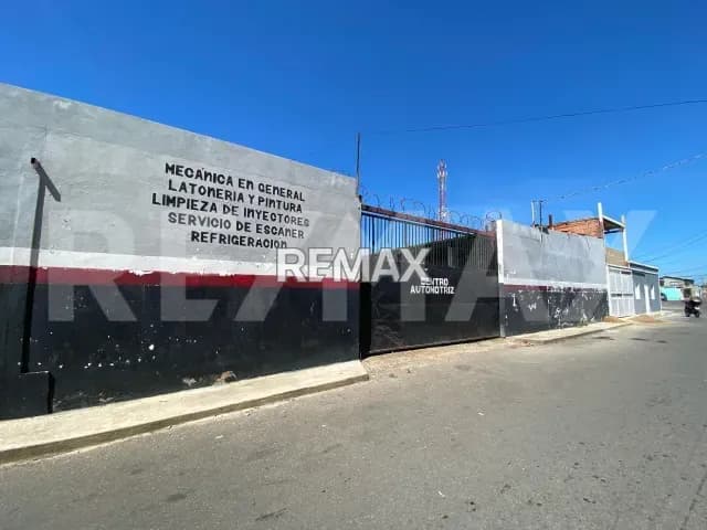 Galpón en alquiler. Centro de Punto Fijo