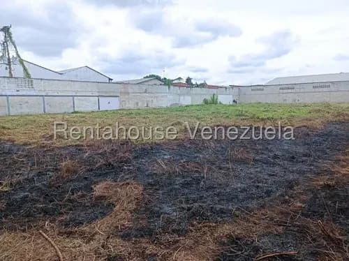 Orieta Rojas Alquila Terreno Ubicado En Zona Industrial Las Garcitas Ubicado A Pocos Metros De La Carretera Los Guayos Guacara 25-12064 Mar11
