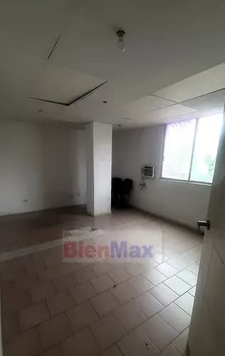 Excelente Accesibillidad Oficina-cubículo En Colinas De Bello Monte 16 M2 I8n