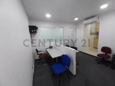 Oficina amoblada en Alquiler en El Rosal con servicios incluidos