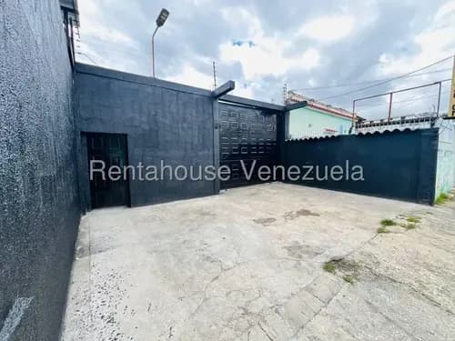 Asg Excelente Propiedad Terreno Con Estructura En Santos Michelena Centro De Maracay 25-24431