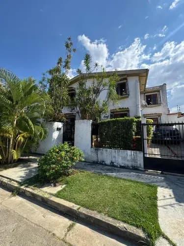 Casa En Venta En Trigal Norte Calle Cerrada Ls