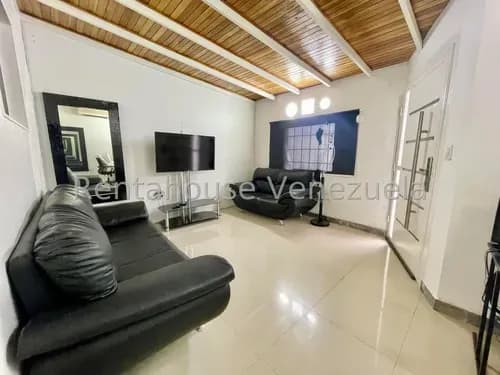 Casa En Colinas De Santa Rosa: 3 Habitaciones, Pisos De Porcelanato Y Vigilancia 24 Horas @eloisabermudez.rah