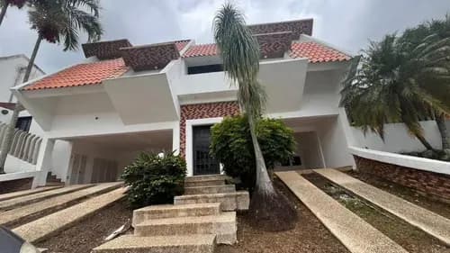 Yia Exclusiva Quinta En Altos De Guataparo