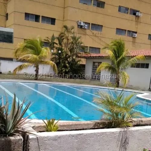 Casa Tipos Townhouse En Venta El Refugio Guatire. 23-33335. Jt