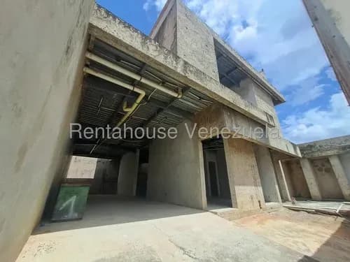 Puo 26-4395 Casa En Obra Gris En Calle Privada En Corinsa