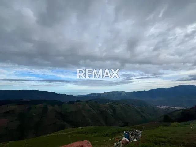SE VENDE TERRENO EN AGUAS CALIENTES