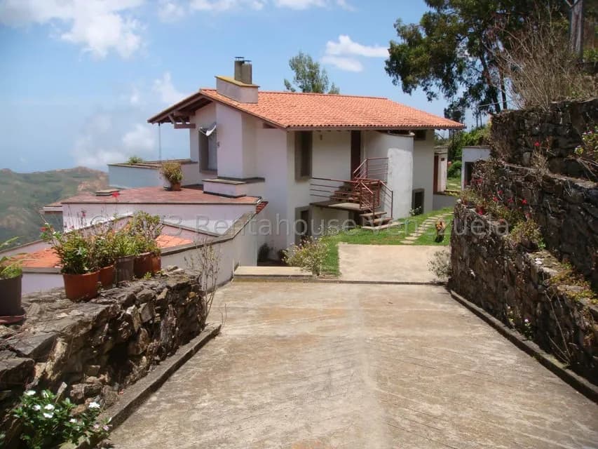 Casa (Multipes Niveles) en Venta en El Junko Country Club, Vargas