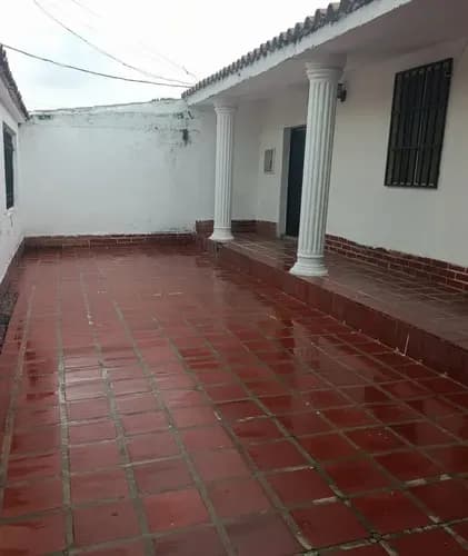 Fg Amplia Casa Paraparal Urbanización Los Cerritos