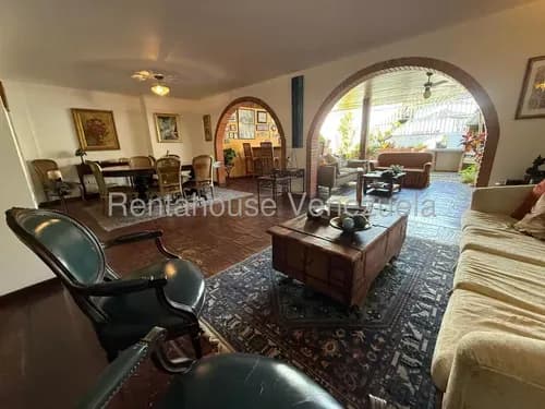 Casa En Venta En Santa Paula, Caracas 26-17281 Yf