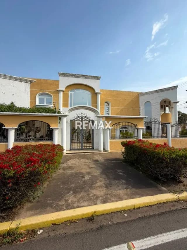 Casa Quinta en Venta Urb. Canta Claro