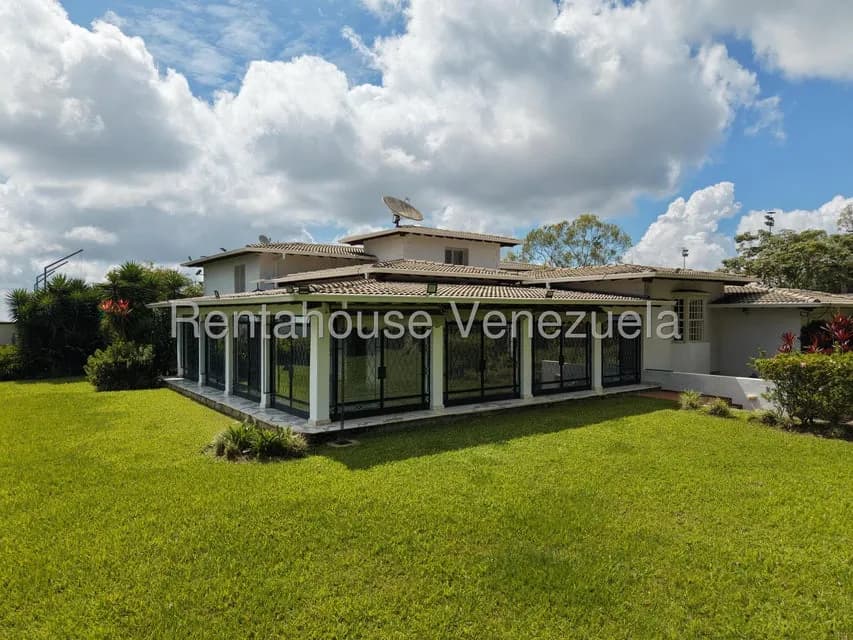 Casa (Multipes Niveles) en Venta en La Lagunita Country Club, Distrito Metropolitano