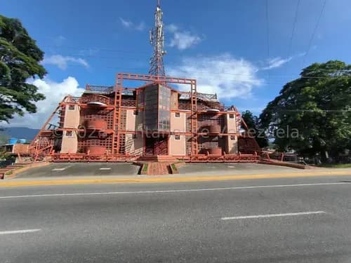 Mini Centro Comercial En Venta En La Mora I 24-29093 Irrr