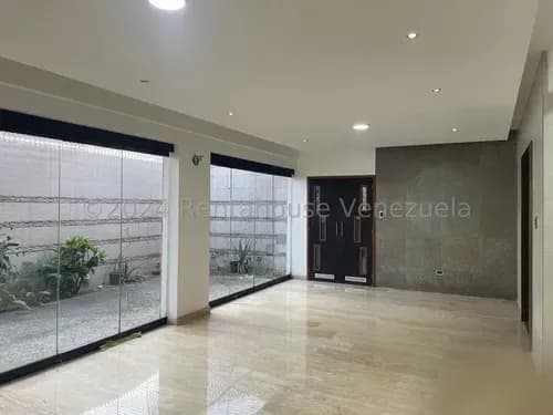 Casa En Venta / Urb. El Marques 26-11038