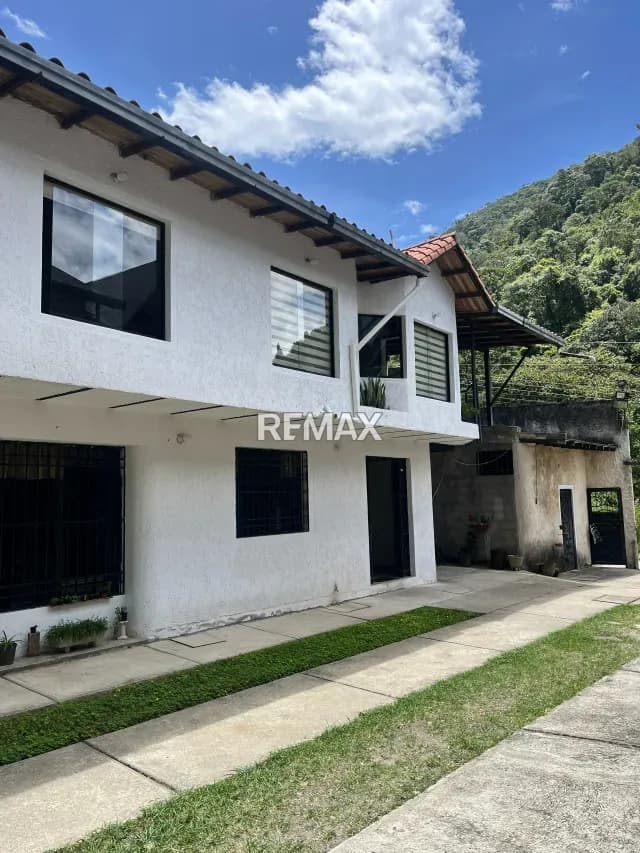 Venta de Casa de Montaña en Pozo Azul