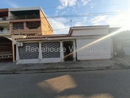 Casa En Venta En La Coromoto En Maracay 26-9188 Irrr