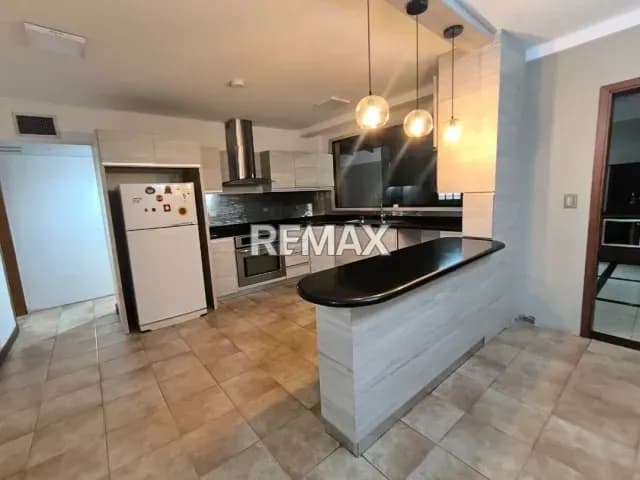 Casa Semi-amueblada en Alquiler en Urbanizacion San Miguel