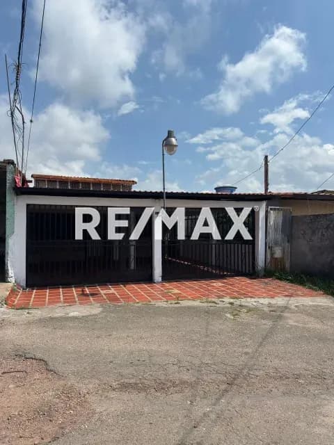 Casa a pie de calle en venta en Tucape Parte Baja sector Bella Vista