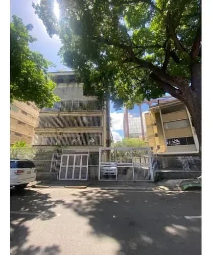 Edificio En Venta 1650m², Las Mercedes, Calle Mucuchies