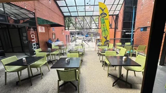 RESTAURANTE Y FONDO DE COMERCIO EN VENTA - URB. COLINAS DE BELLO MONTE