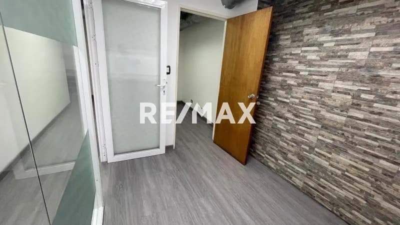 Hermoso Local Comercial a pie de Calle