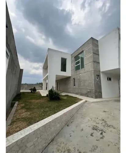 Vendo Casa 650m2 San Antonio Parque El Retiro 0172