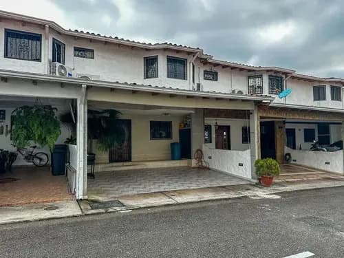 Casa En Venta En La Av Ferrero Tamayo Ms