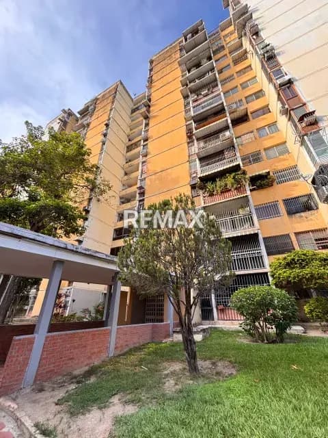 SE VENDE APARTAMENTO EN URBANIZACIÓN SAN JACINTO EN MARACAY VENEZUELA