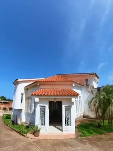 Casa En Venta, Mundo Nuevo, Isla De Margarita, Son Dos Viviendas Con Acceso Independiente, Ppal 240m2 Dos Niveles, Secundaria De 90m2