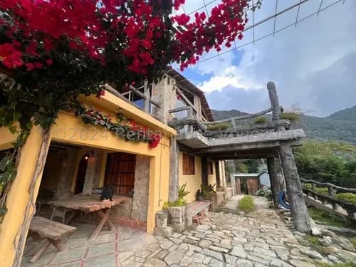 Esta Quinta En Venta Es Una Oportunidad Para Vivir Y Disfrutar De Los Hermosos Paisajes En Galipan Mls #24-18846 Bm