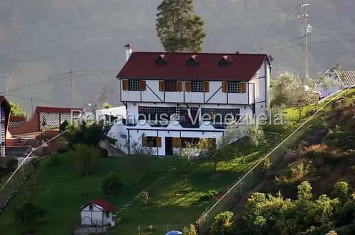 Casa En Venta En La Colonia Tovar Aragua 25-21543 Irrr