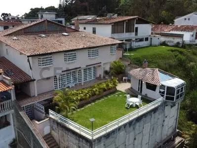 Casa Urb. Club de Campo San Antonio de los Altos.