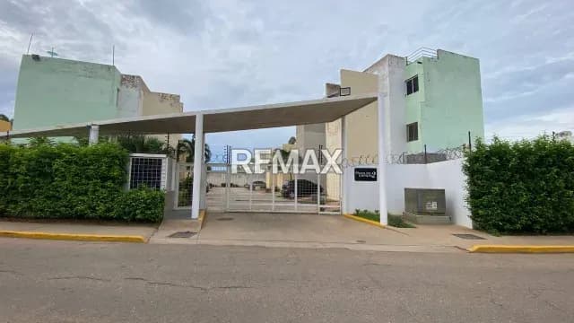 VENTA DE APARTAMENTO SEMI ACTUALIZADO EDIF. PLAZA CAMPO II SIN AMOBLAR ZONA OESTE