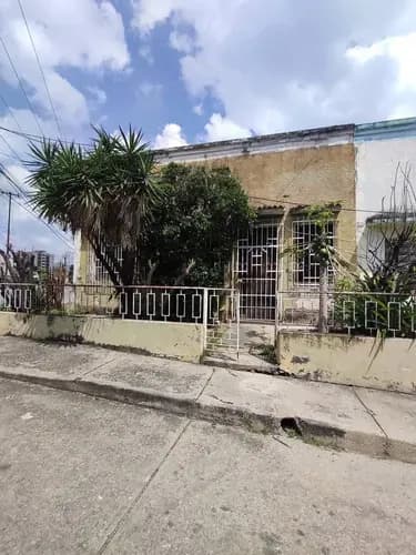 Casa Para Uso Comercial Excelente Ubicación Sector Los Colorados Le